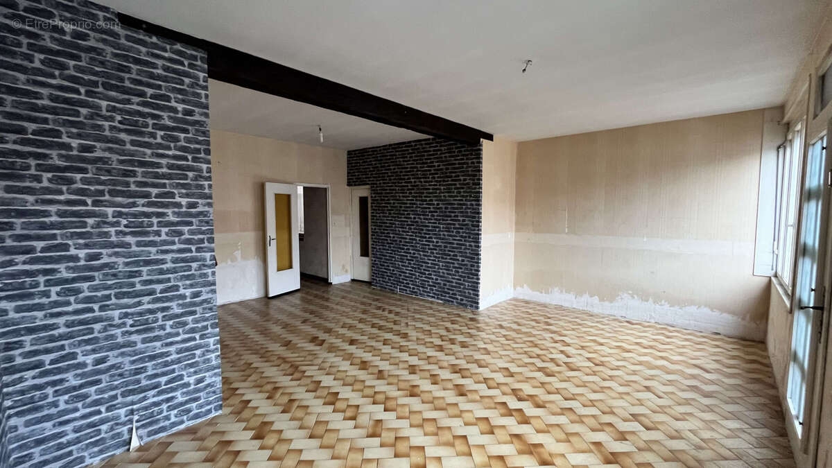 Appartement à VERMELLES