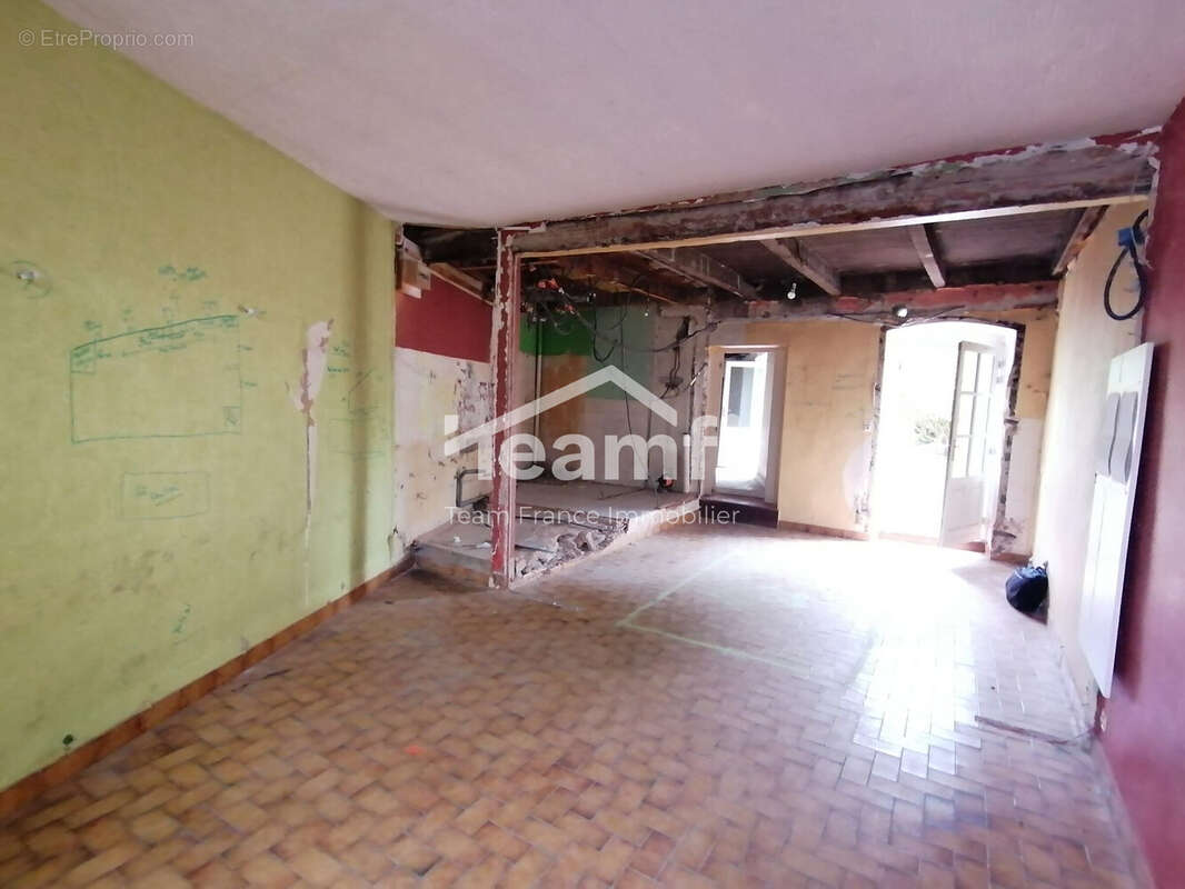 Maison à SAINT-HOSTIEN