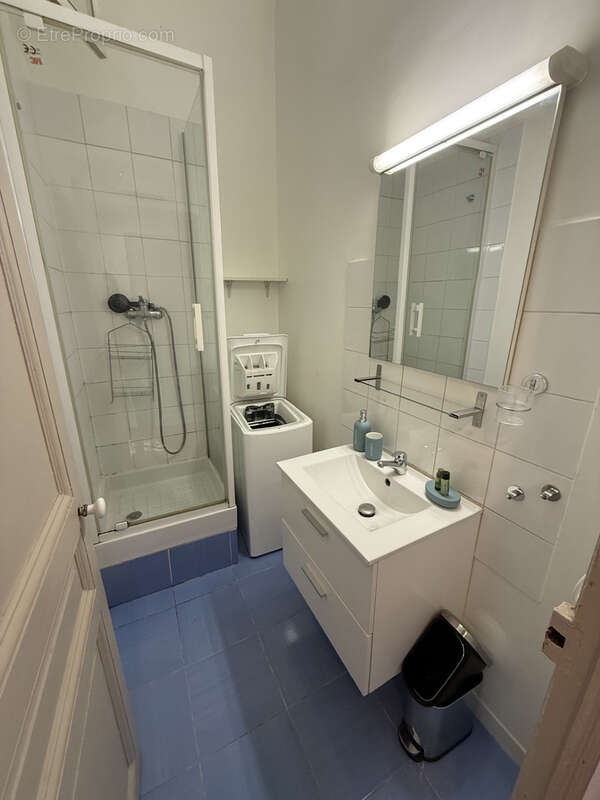 Appartement à MARSEILLE-4E