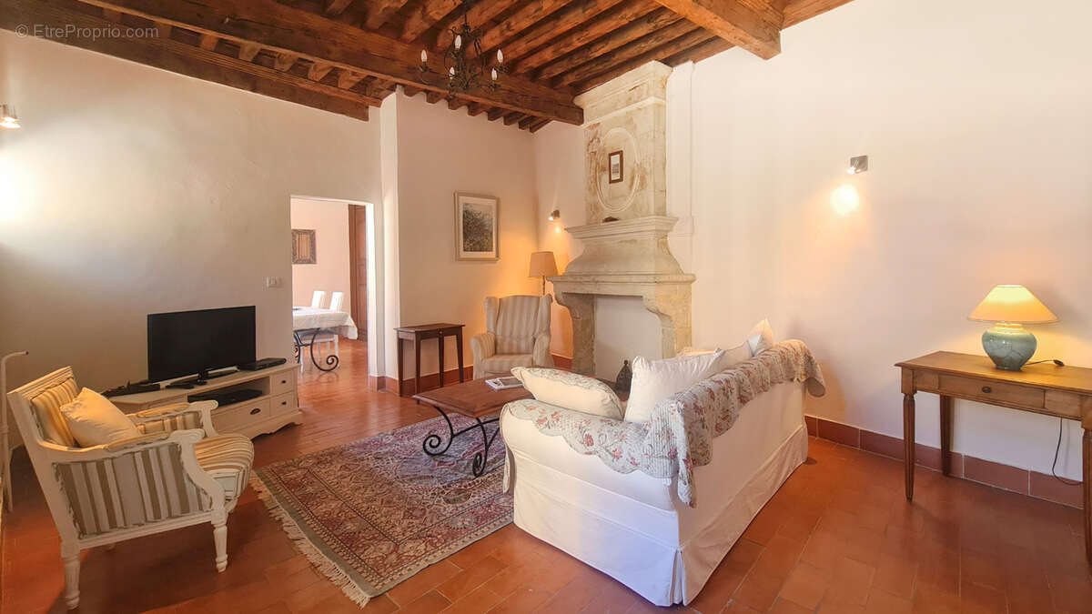 Appartement à UZES