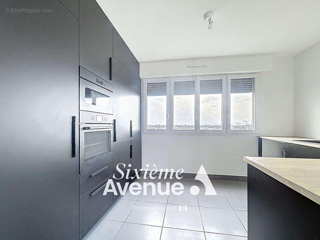 Appartement à BRON