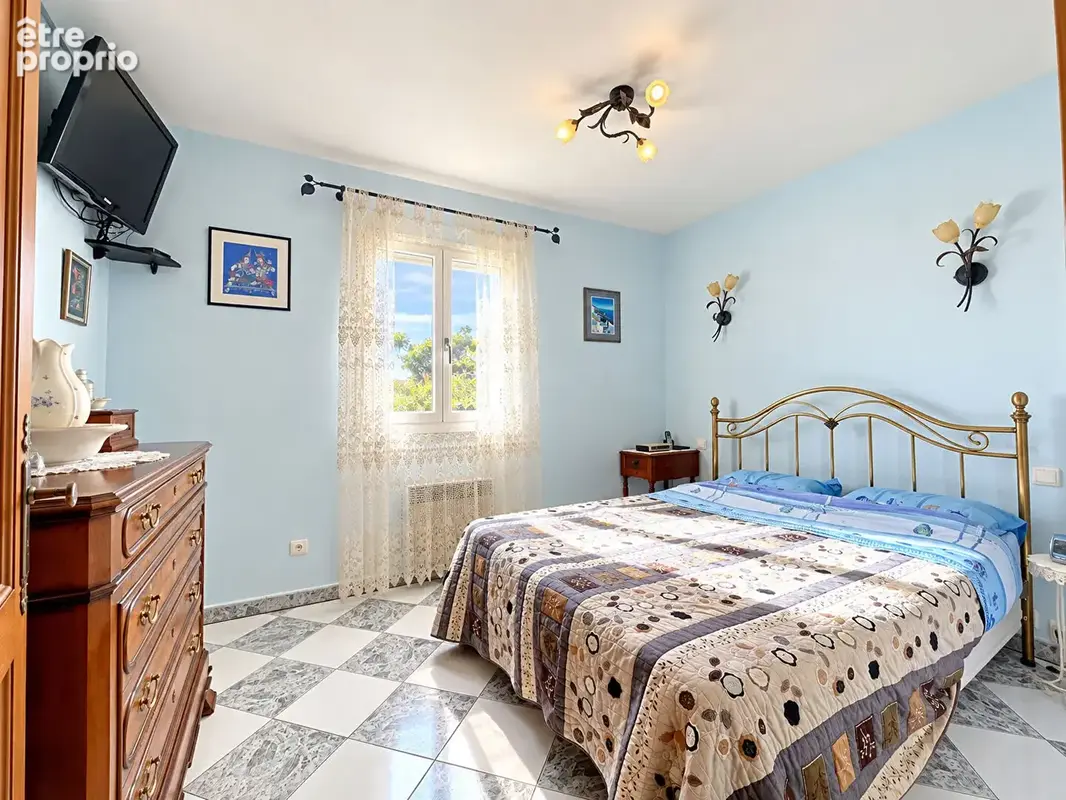 ARLES - Pont de Crau Villa de 129 m² - photo 6