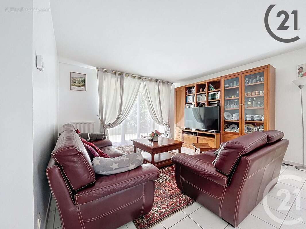 Maison à SAVIGNY-LE-TEMPLE