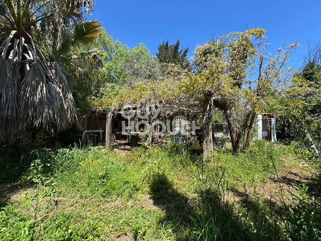 Terrain à SAINT-CYPRIEN