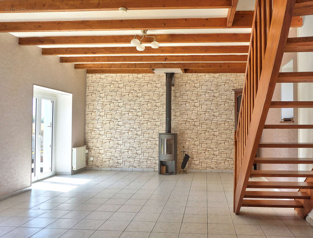 Maison en pierre à la campagne - vie de plain pied. - photo 2