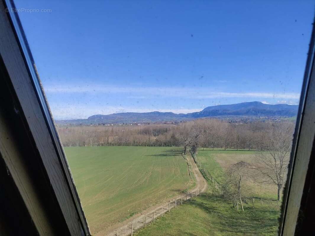 Appartement à SAINT-JEAN-D&#039;AVELANNE