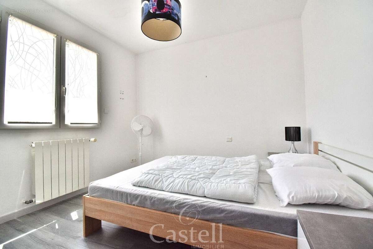 *** Villa type 5 + piscine + double garage *** - photo 8