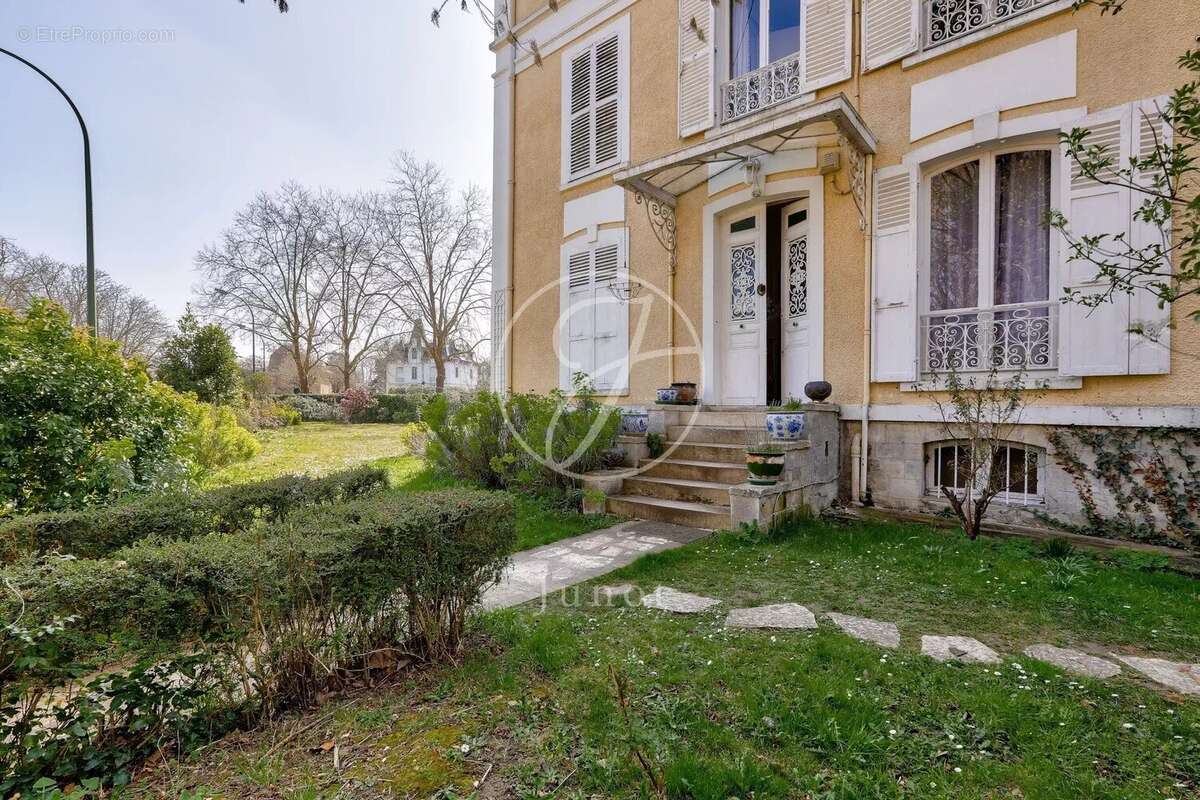 Maison à LE VESINET