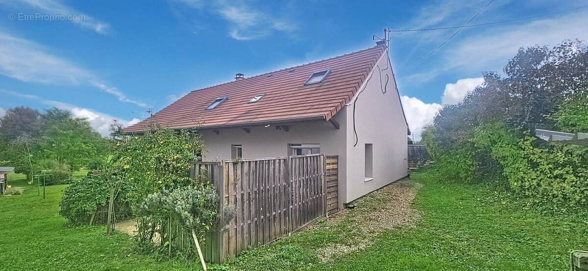 Photo 1 - Maison à PIERRE-DE-BRESSE