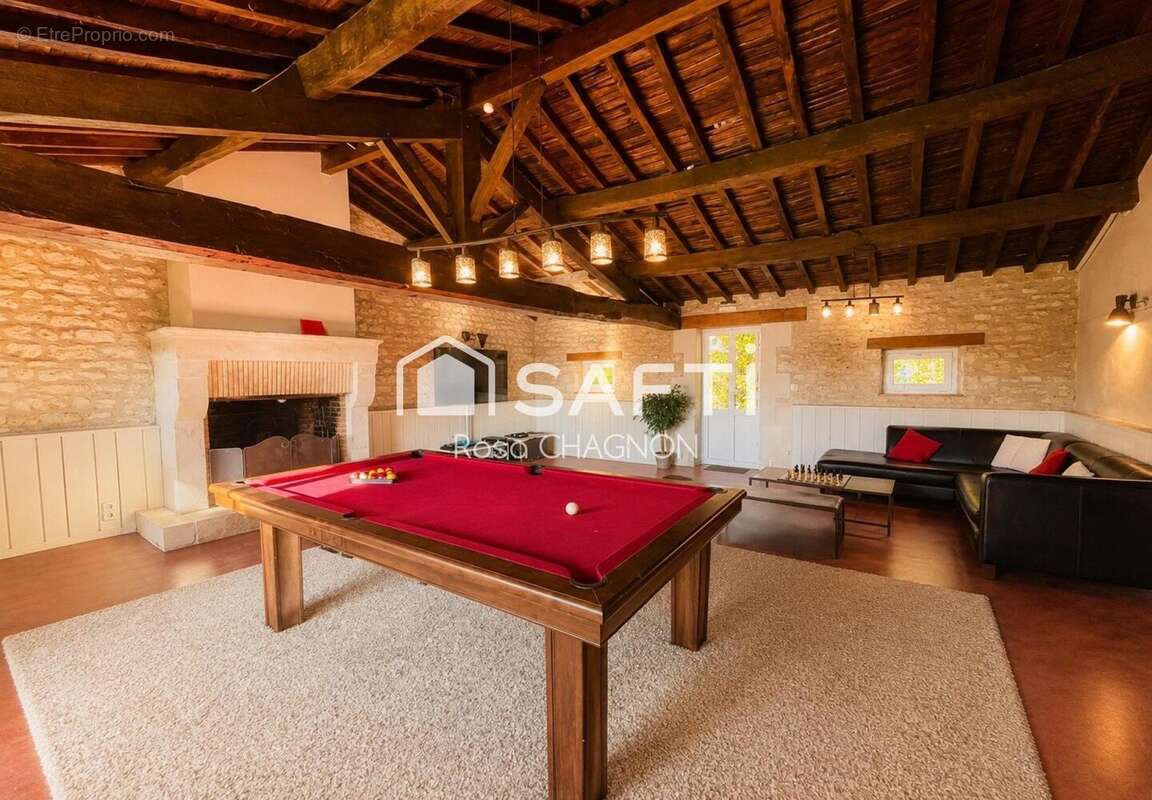 Maison 296 m² à La Caillere-Saint-Hilaire  - photo 6