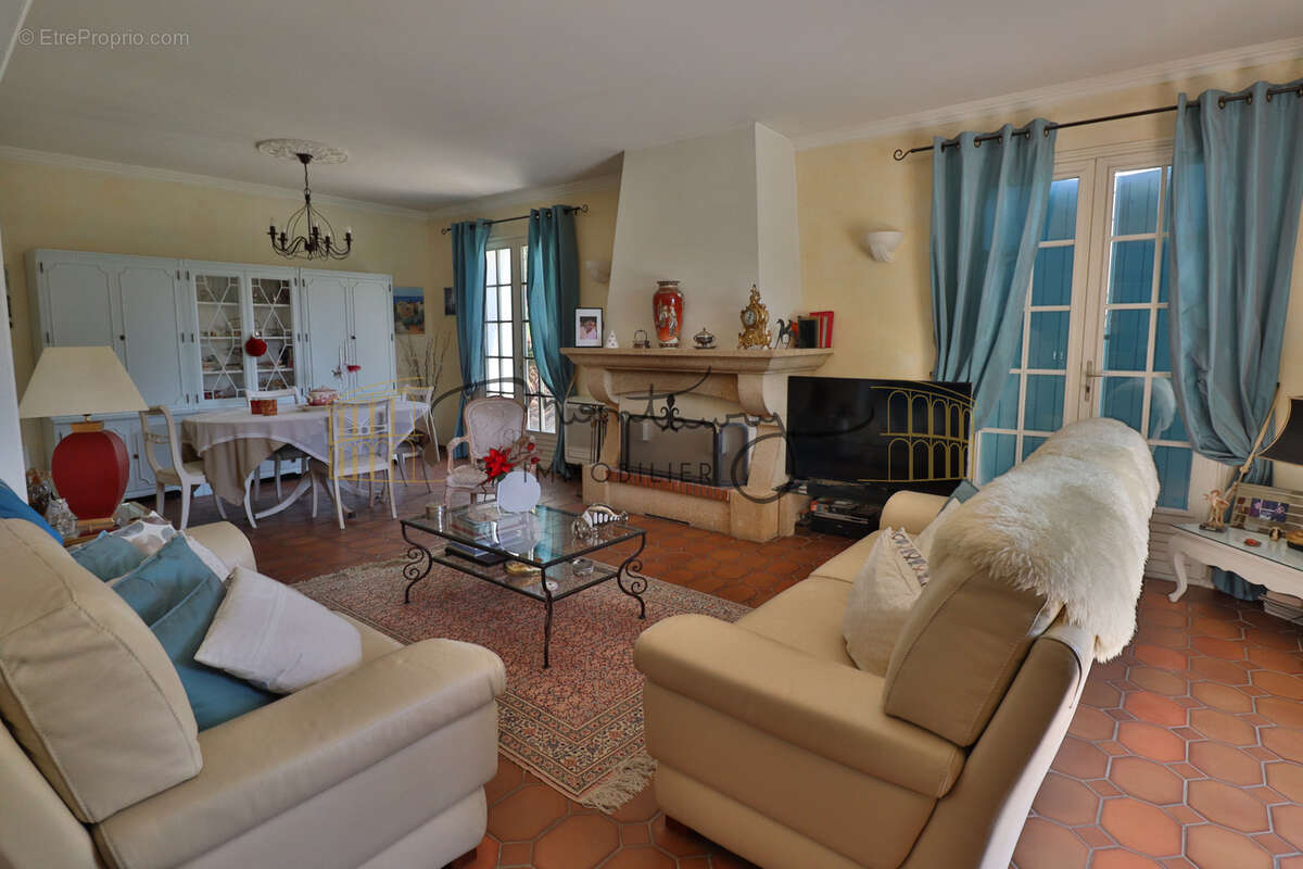 Maison à MILHAUD