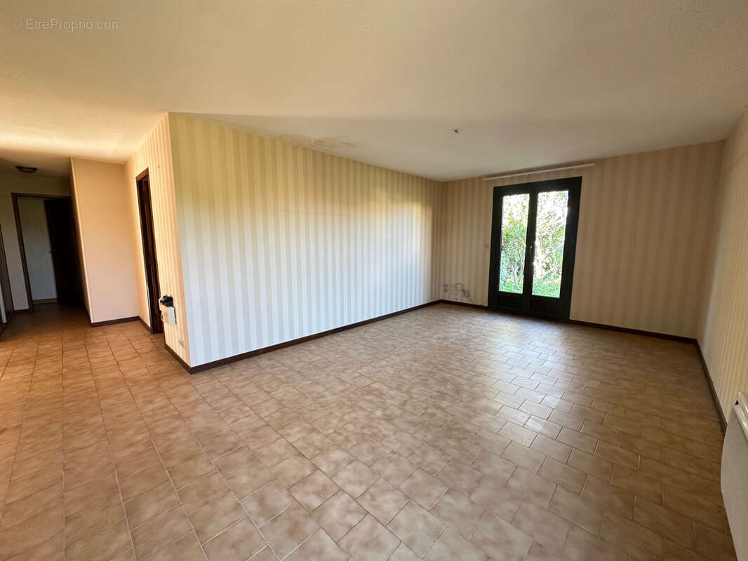 Maison à MONTESQUIEU-DES-ALBERES