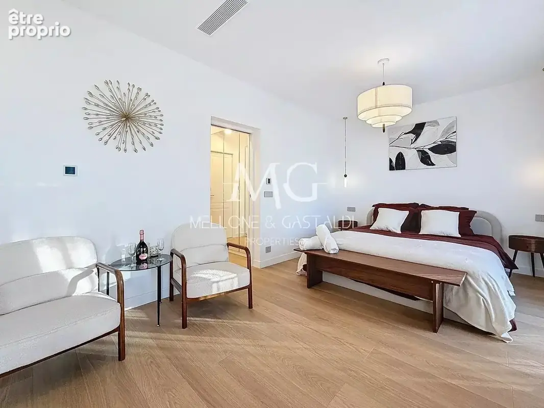 Villa contemporaine – Le Cannet – 200 m² – 5 chambres – Piscine - photo 15