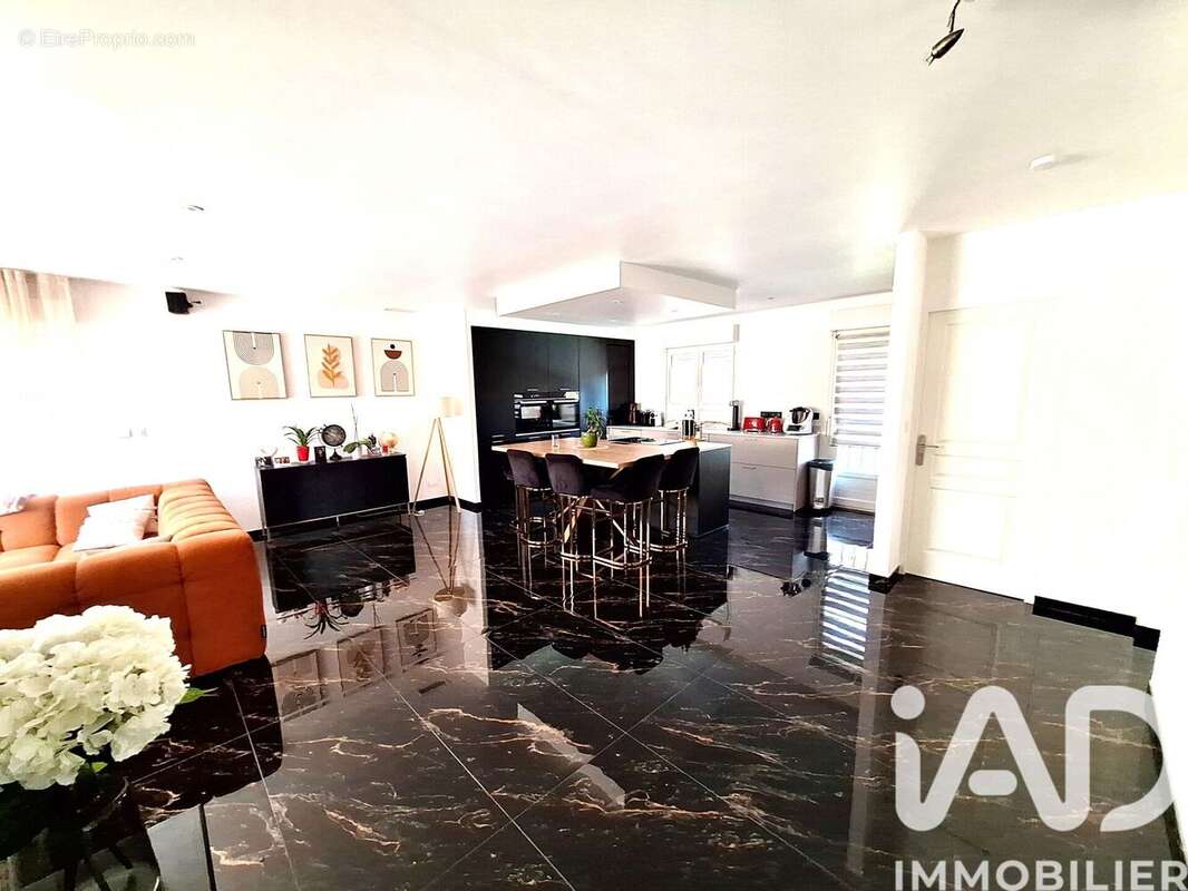 Photo 2 - Maison à LE PONT-DE-BEAUVOISIN