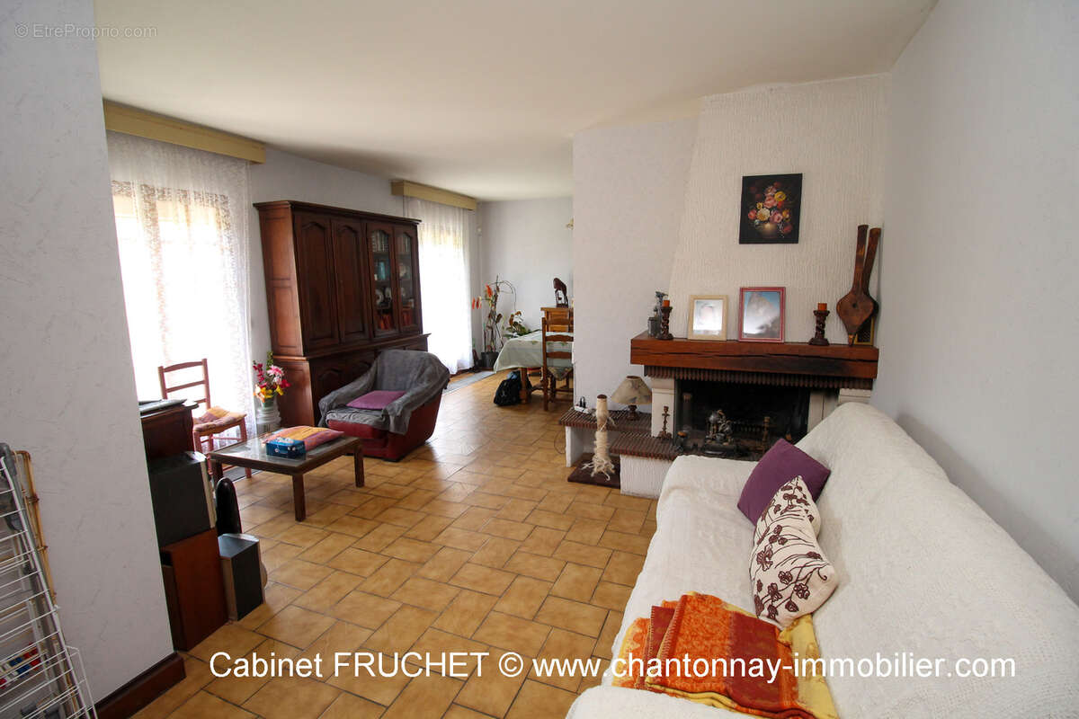 Maison à LA CAILLERE-SAINT-HILAIRE