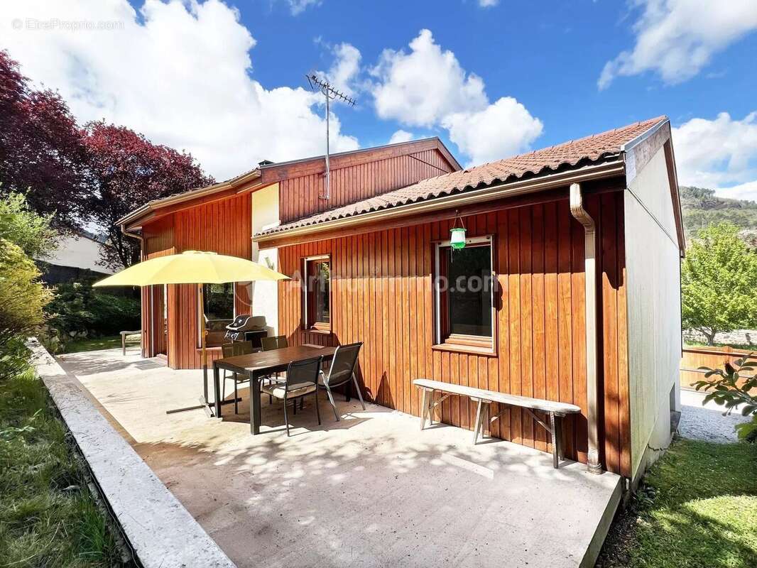 Maison à CEYRAT