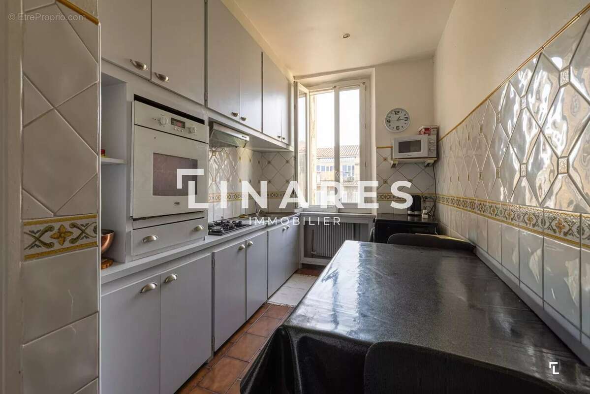 Appartement à MARSEILLE-1E