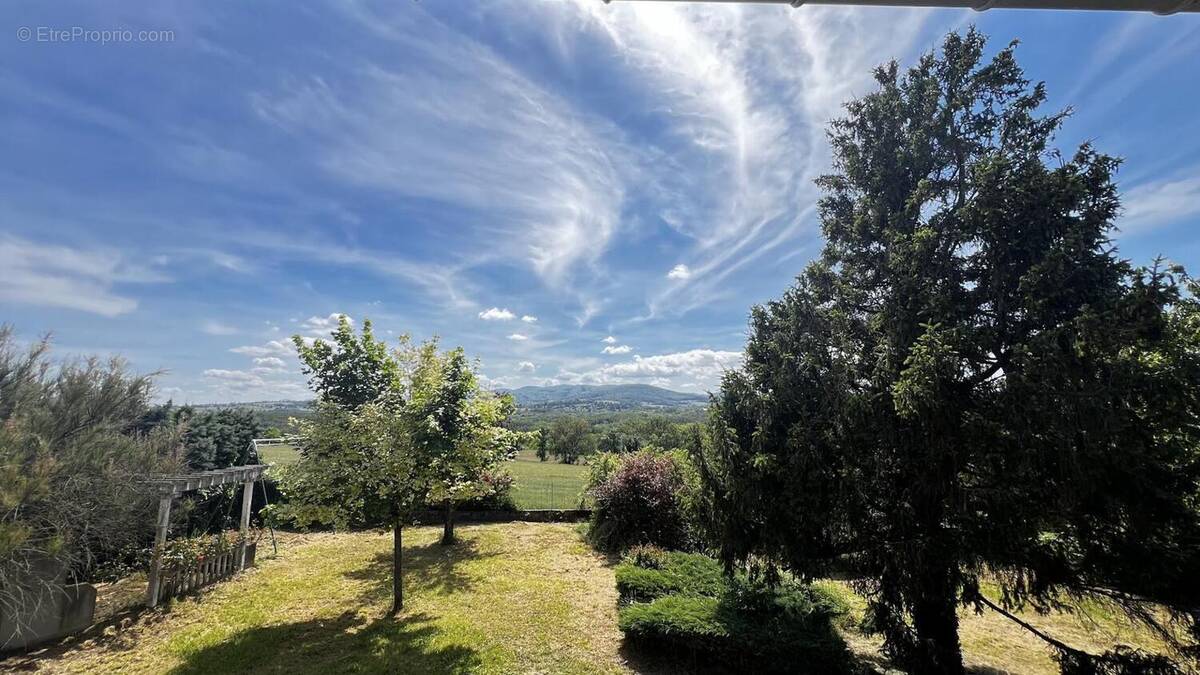 Photo 1 - Maison à LA TOUR-DE-SALVAGNY