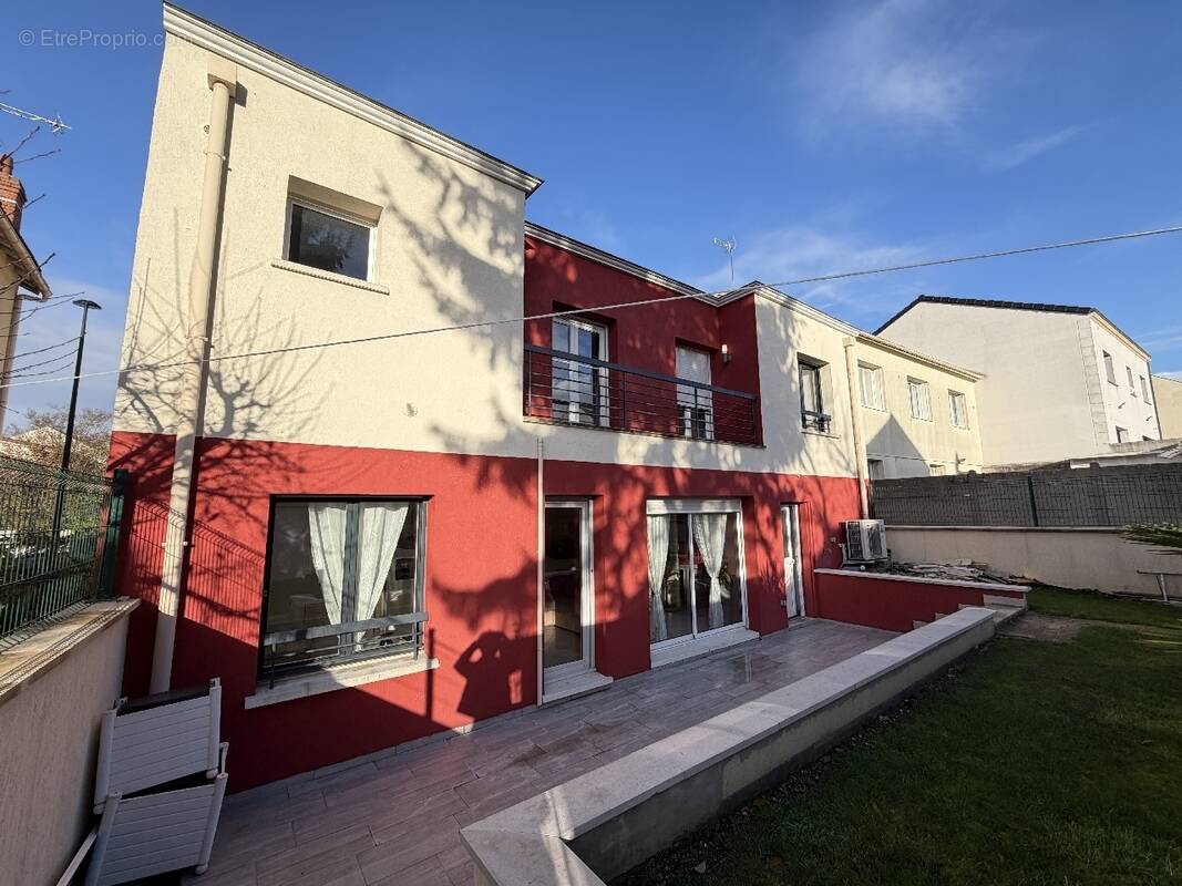 Maison à CHAMPIGNY-SUR-MARNE