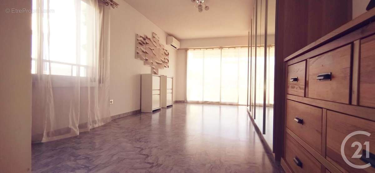 Appartement à ROQUEBRUNE-CAP-MARTIN