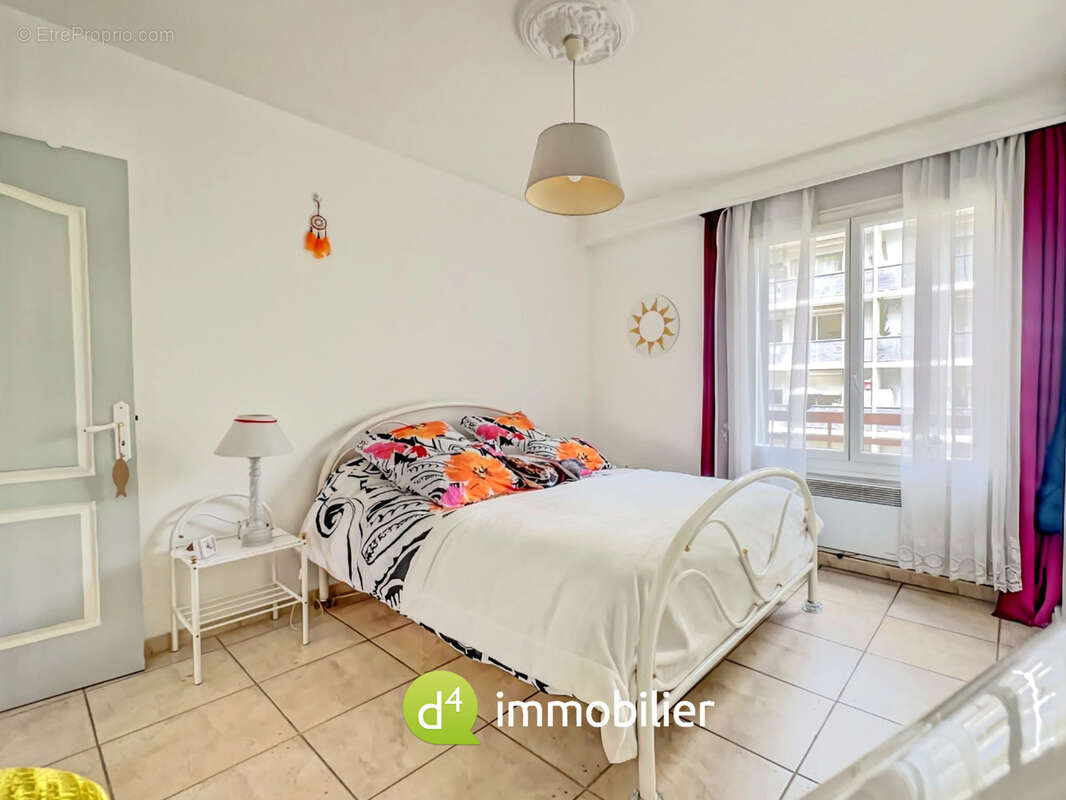 Appartement à MARSEILLE-1E