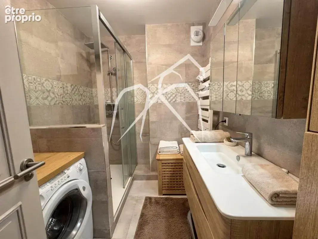 Appartement T4  96m² Balcon Stationnement cave - photo 7