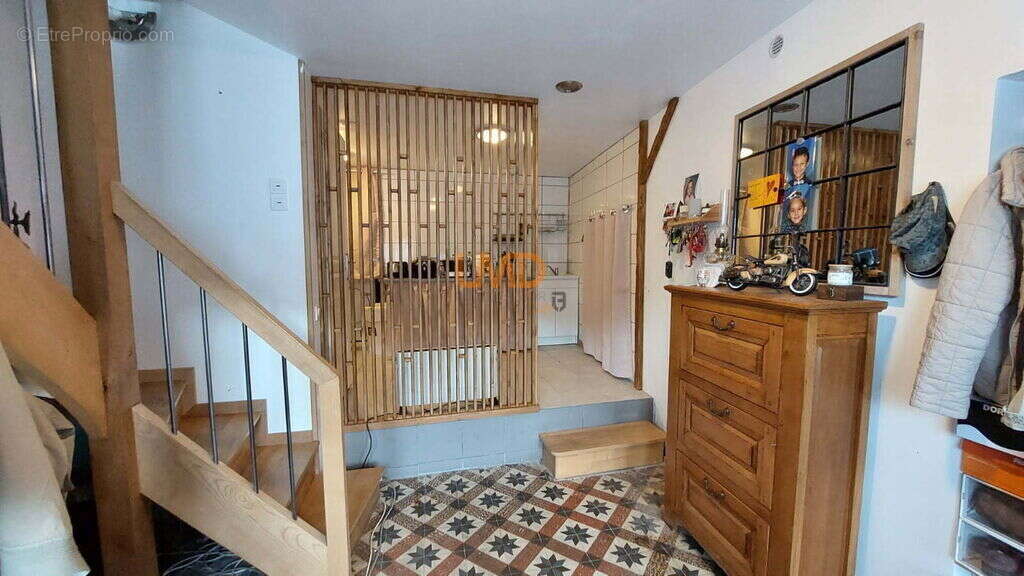 Maison à SALLES-CURAN