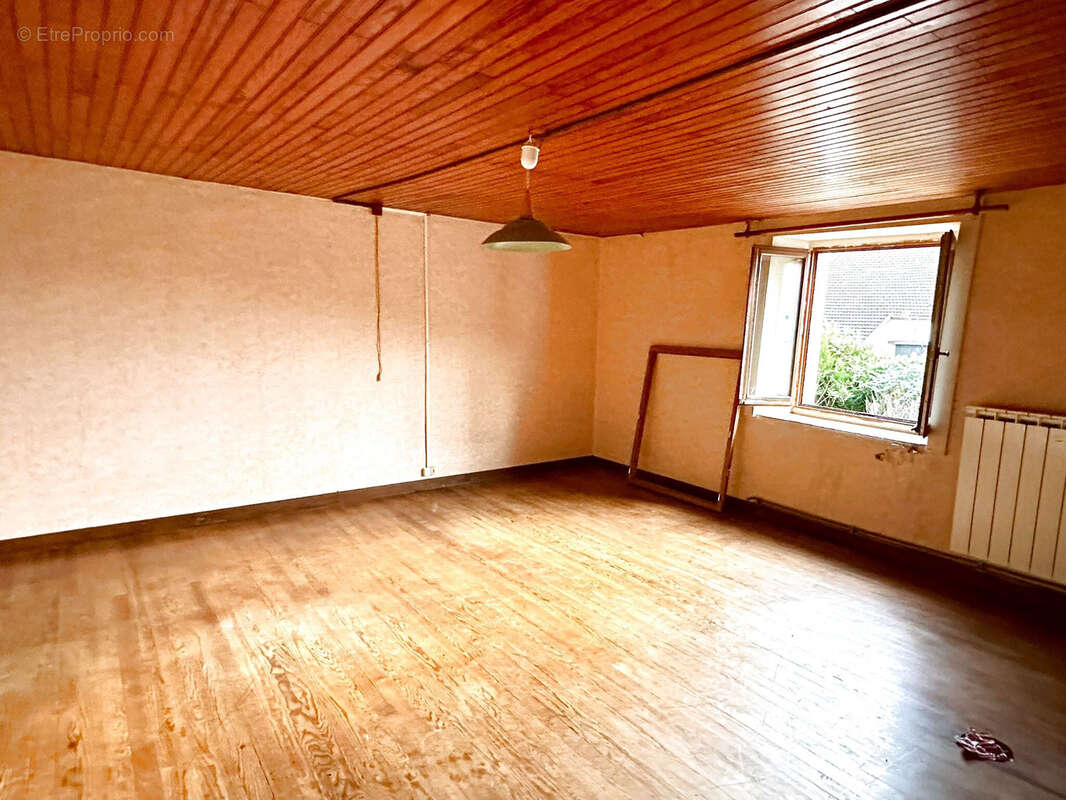 Maison à VERNOIS-LES-BELVOIR