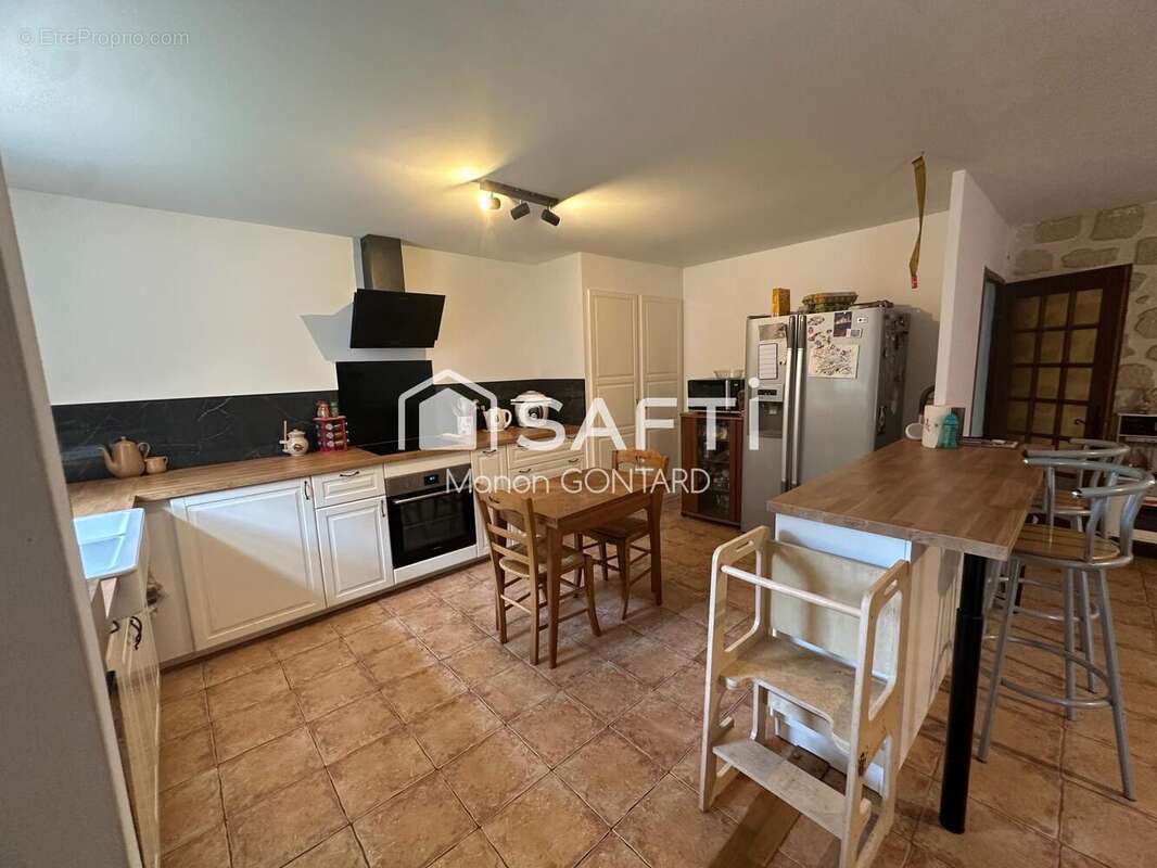 Photo 5 - Maison à SEILLONS-SOURCE-D&#039;ARGENS