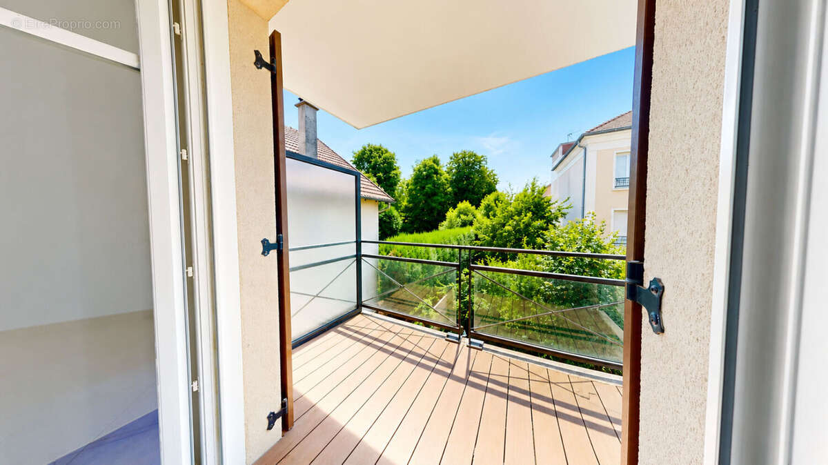 Appartement à PONTAULT-COMBAULT