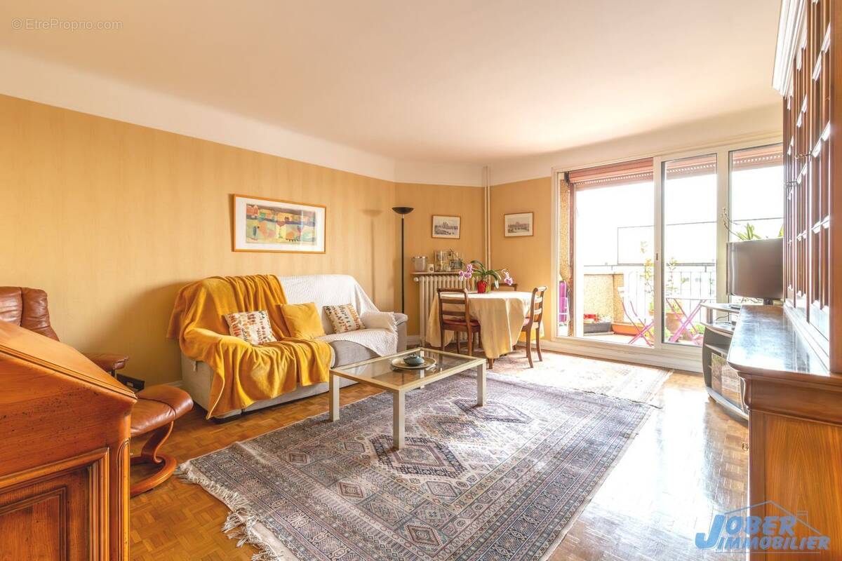 Appartement à NOGENT-SUR-MARNE