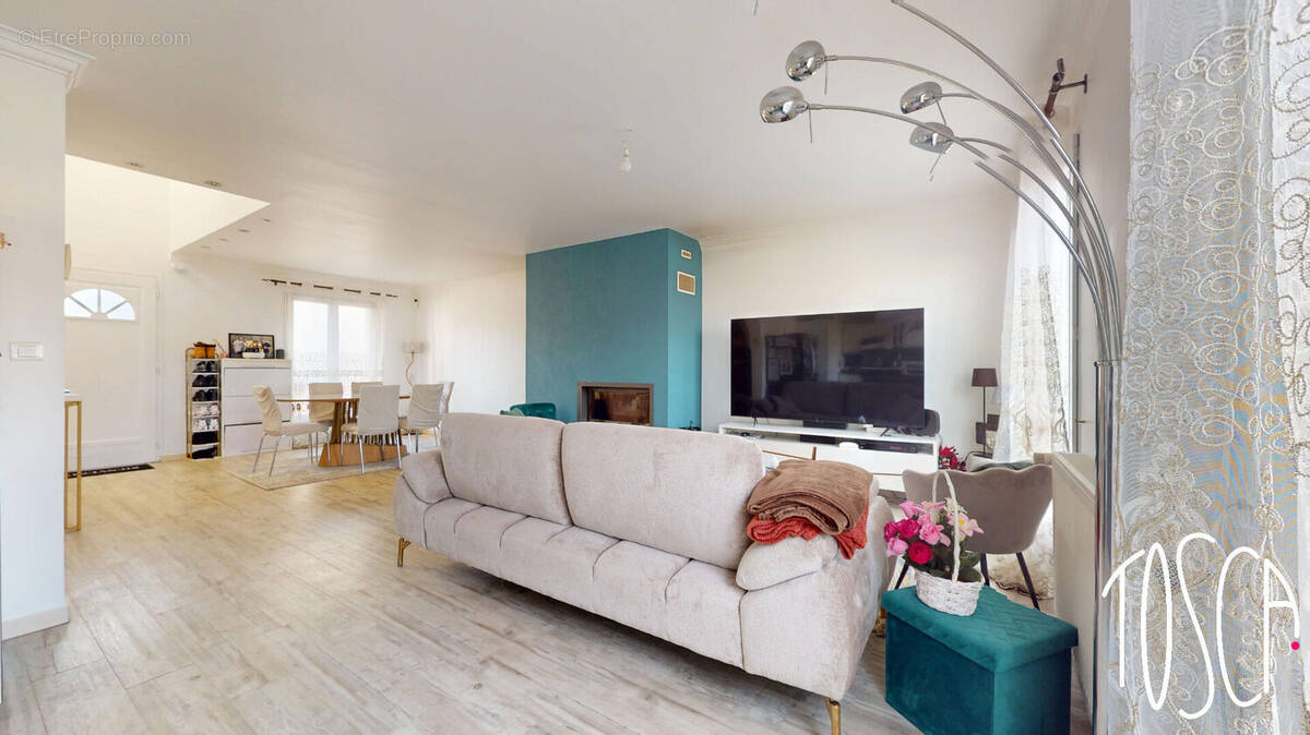 Maison à VIGNEUX-SUR-SEINE