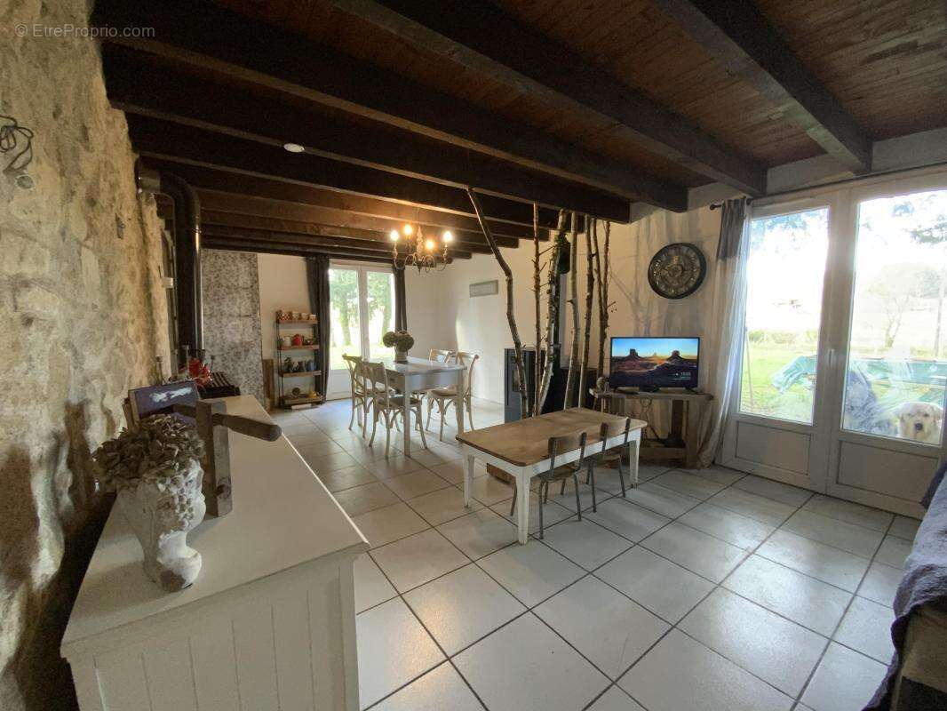 Maison à BUSSIERE-GALANT