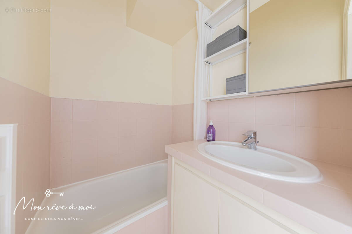 Appartement à PARIS-14E