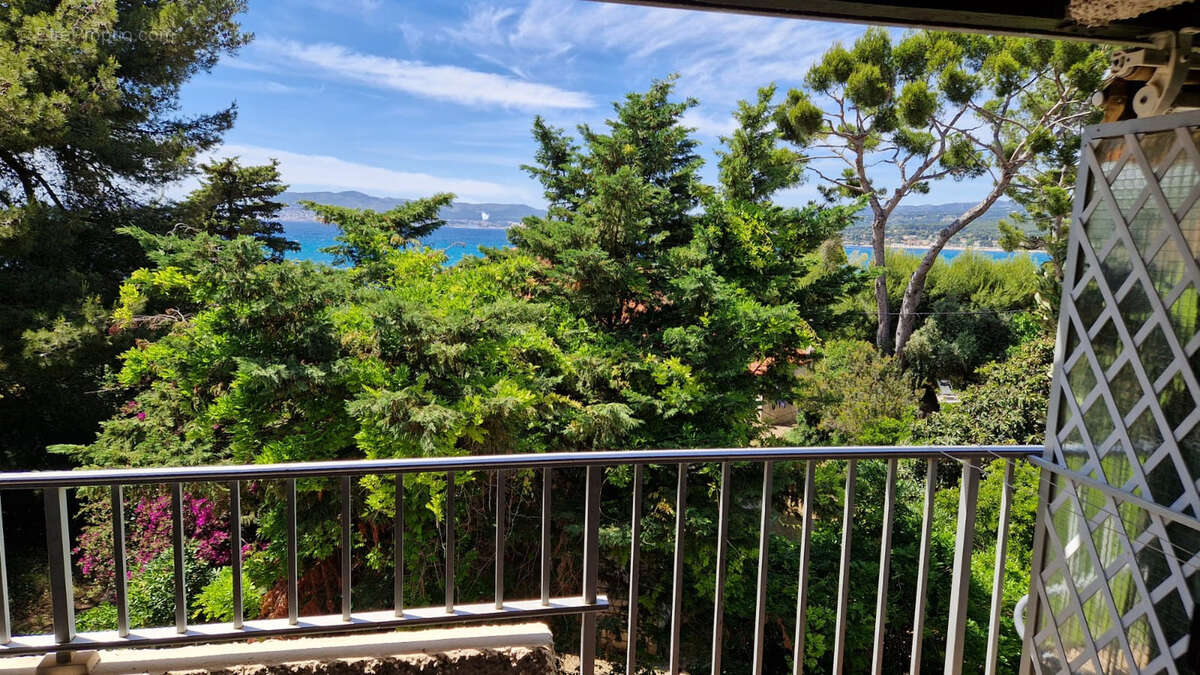 Appartement à SAINT-CYR-SUR-MER