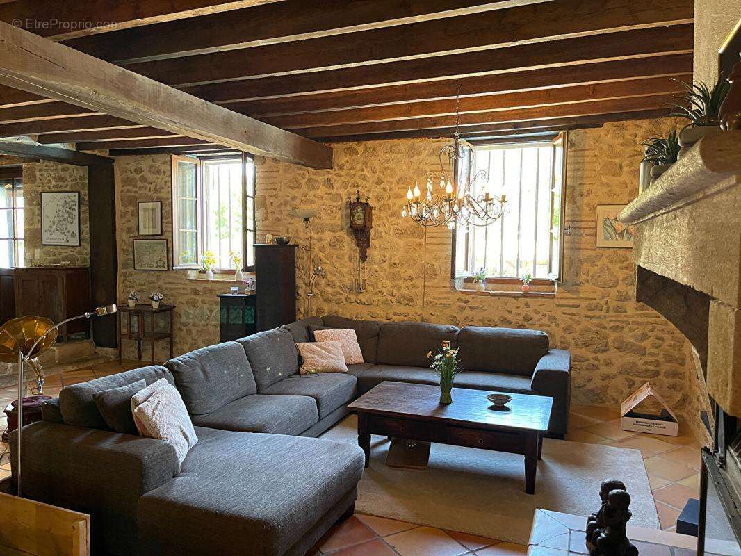 Ancienne grange rénovée avec gîte, grande piscine et vue panoramique - photo 9
