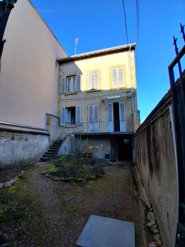Appartement à CHARLIEU