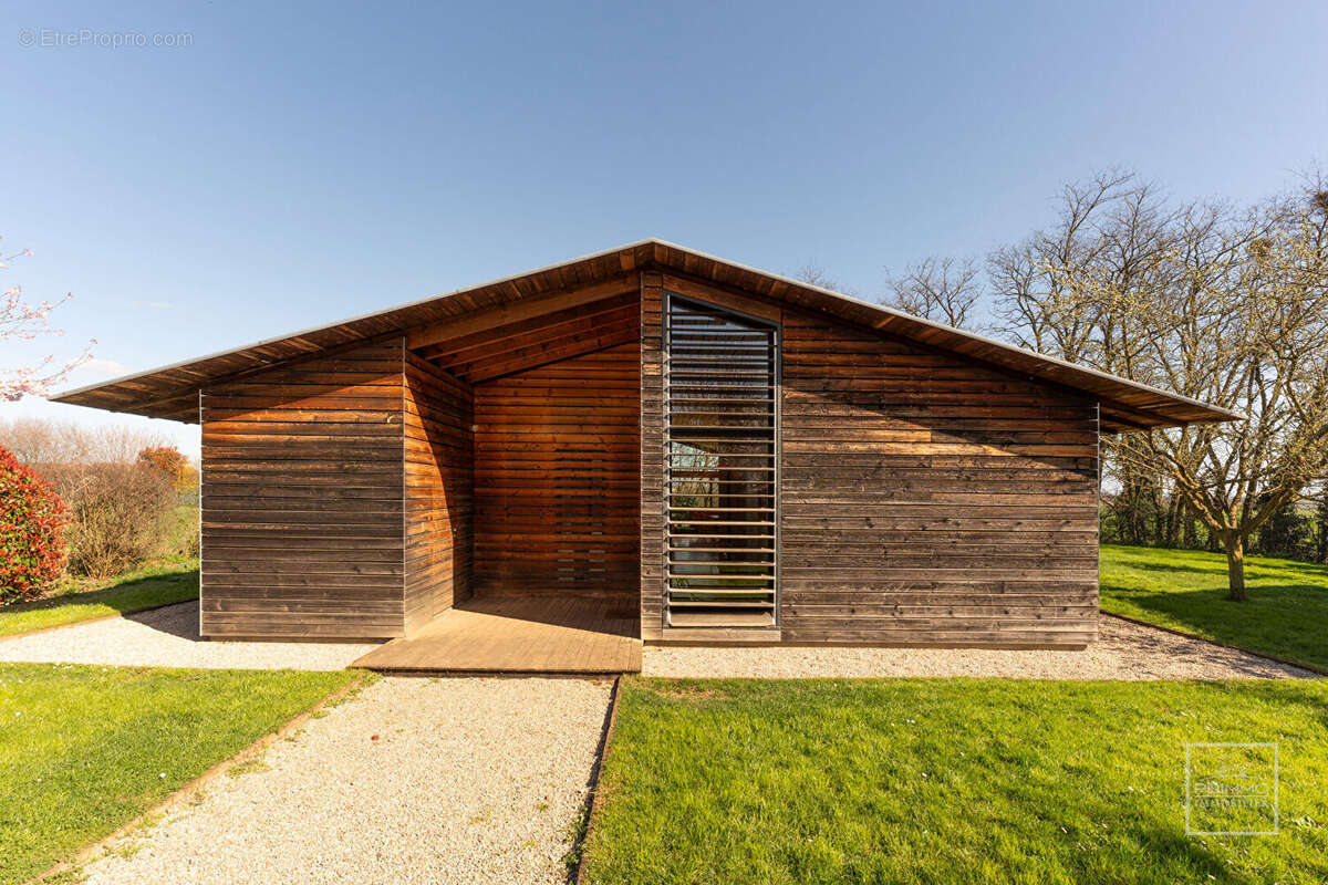Maison à MONTANAY