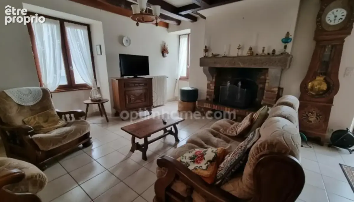 Bel ensemble immobilier de caractère — deux maisons, grange et dépendances sur 2 213 m² Petit village du nord de la Haute-Vienne - photo 5