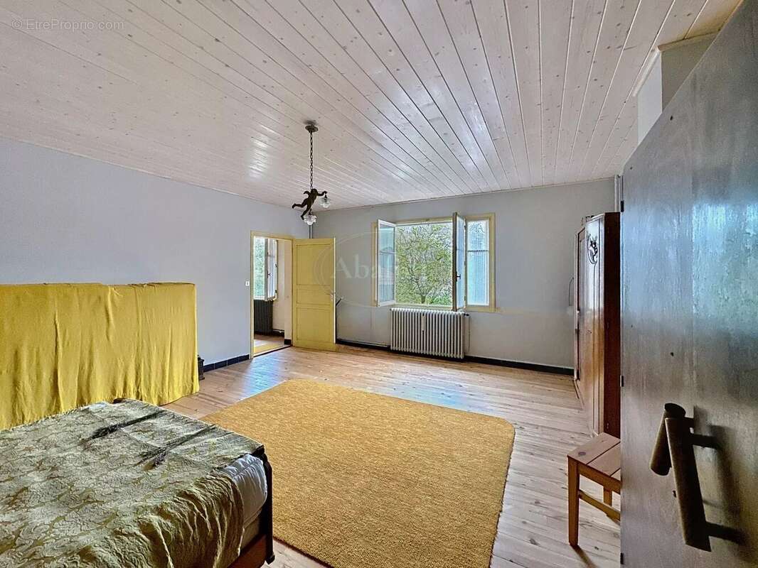 Maison à MONLEON-MAGNOAC