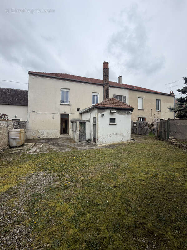 Maison à CHATENAY-SUR-SEINE