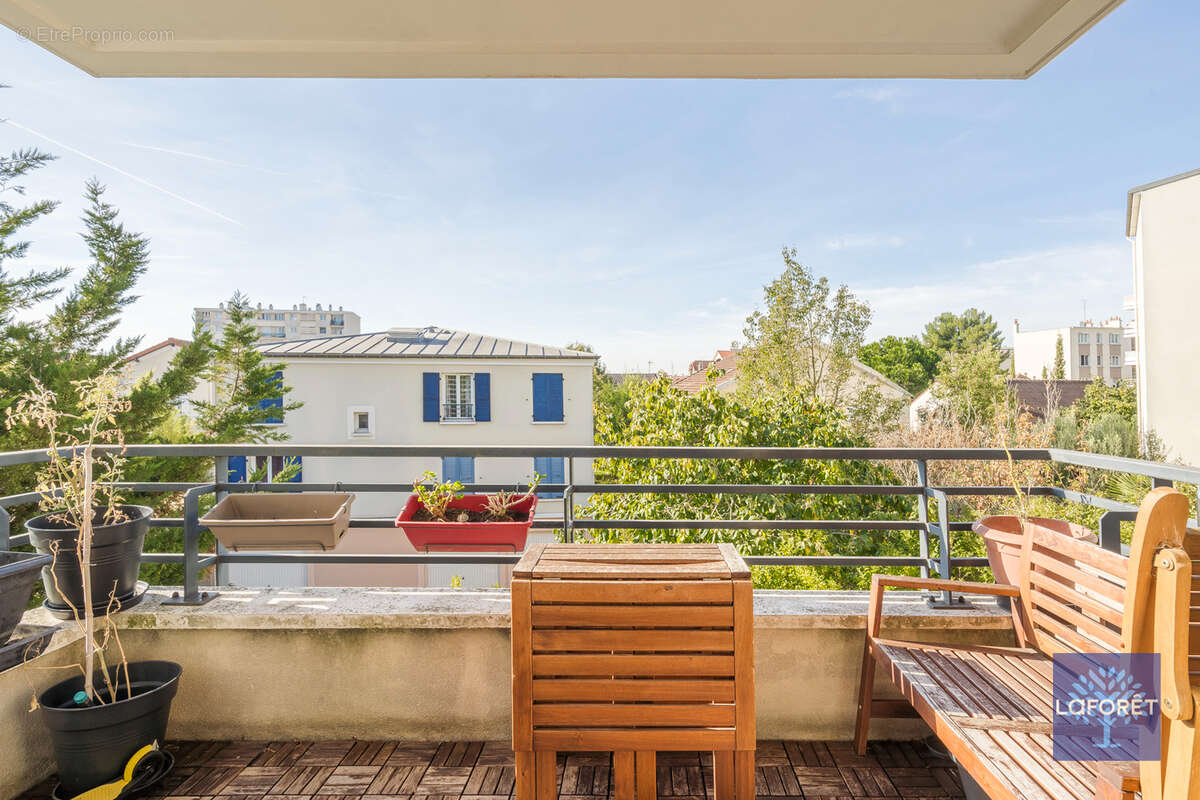 Appartement à LES PAVILLONS-SOUS-BOIS