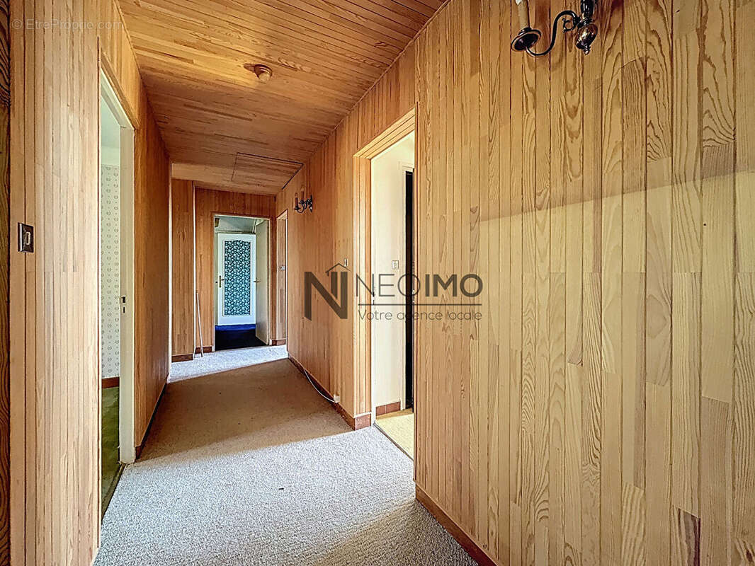 Maison à NEUFCHATEAU