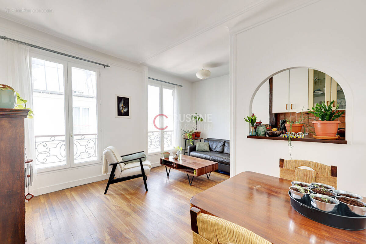 Appartement à PARIS-18E