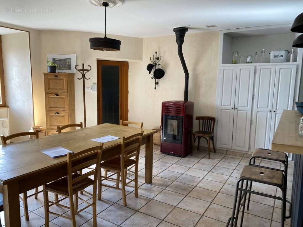 Maison 117 m² à Nedde  - photo 4