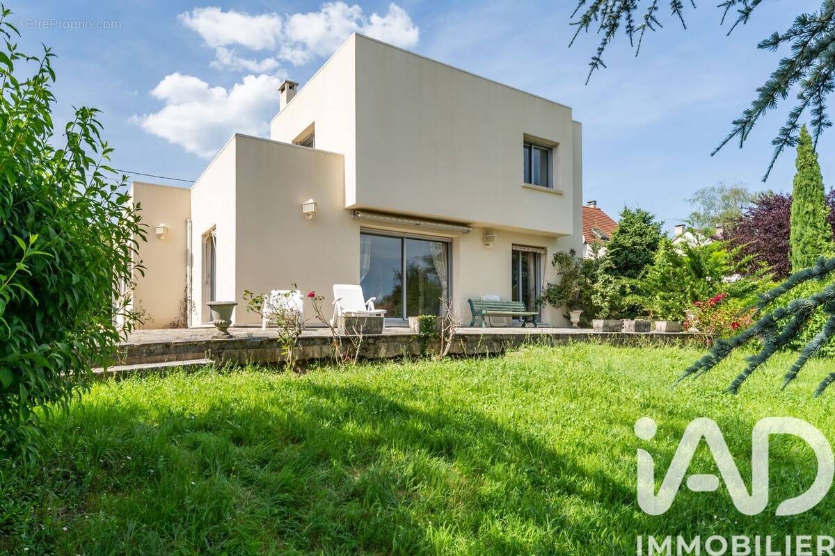Photo 1 - Maison à CORBEIL-ESSONNES