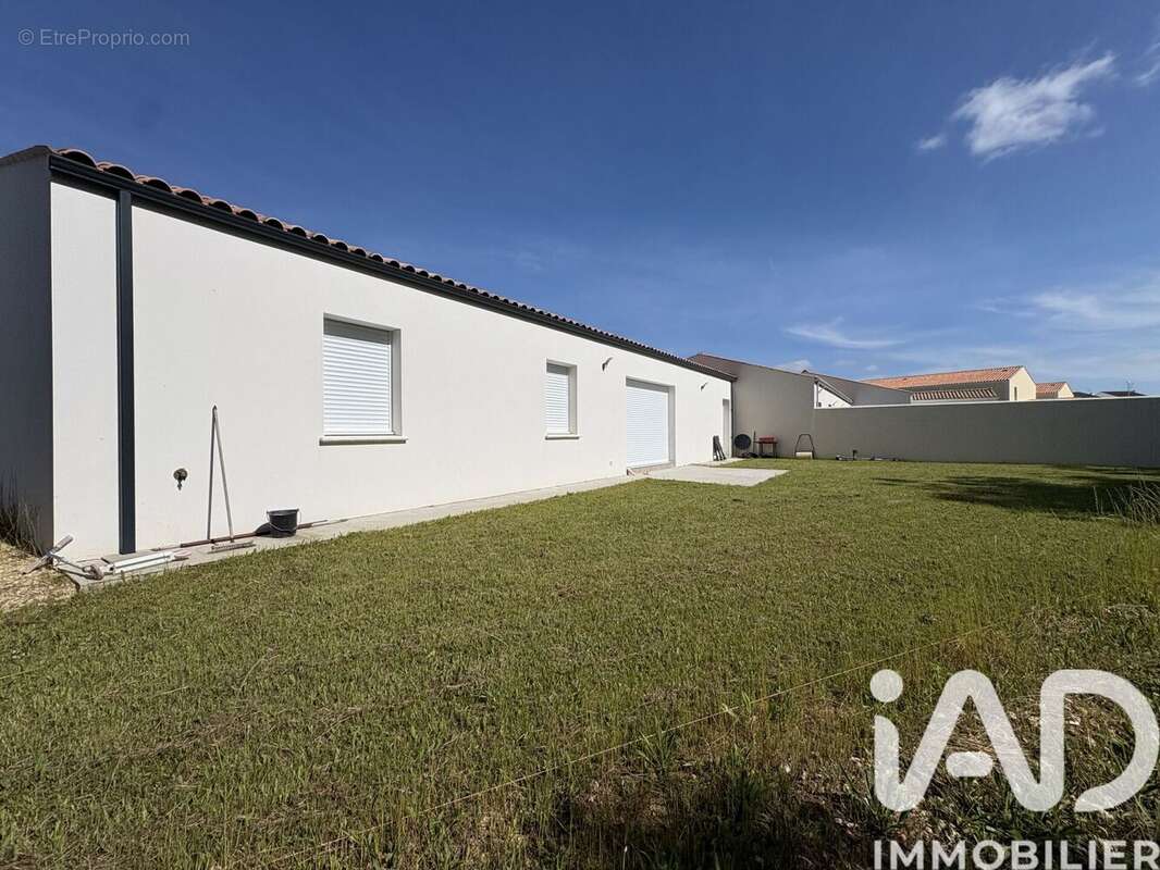 Photo 8 - Maison à ECHILLAIS