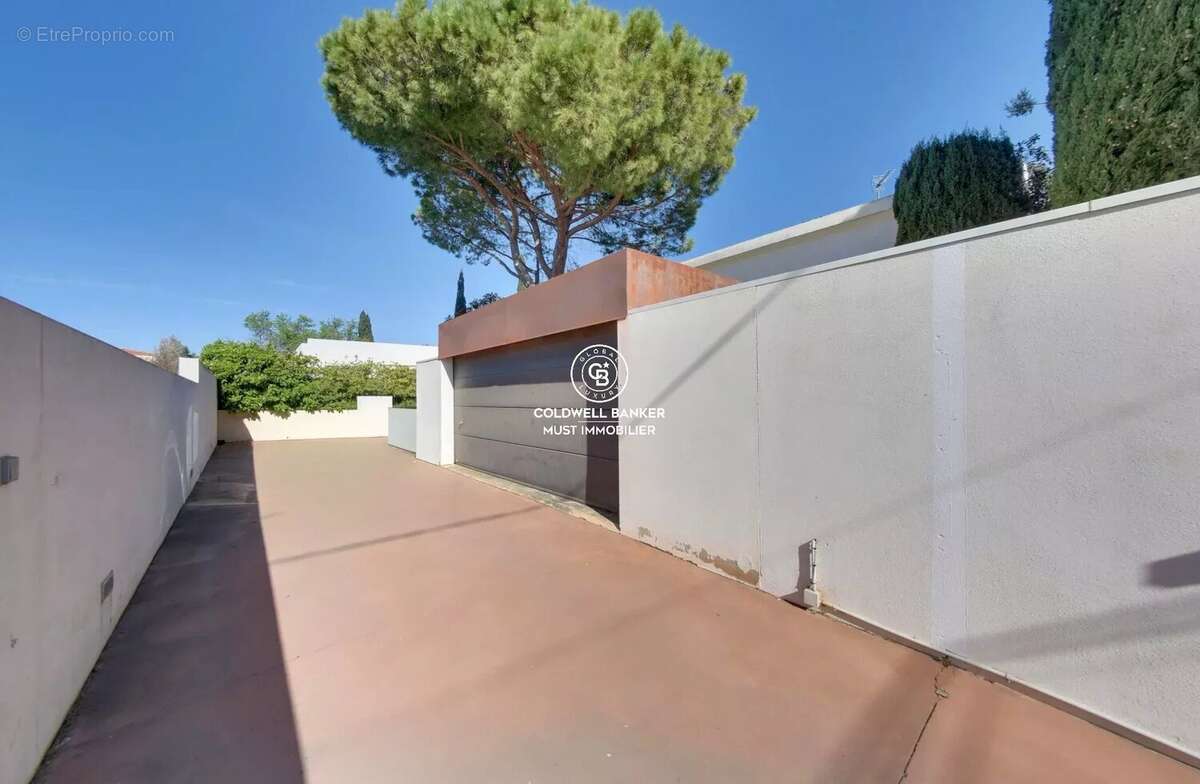 Maison à SAINT-ESTEVE