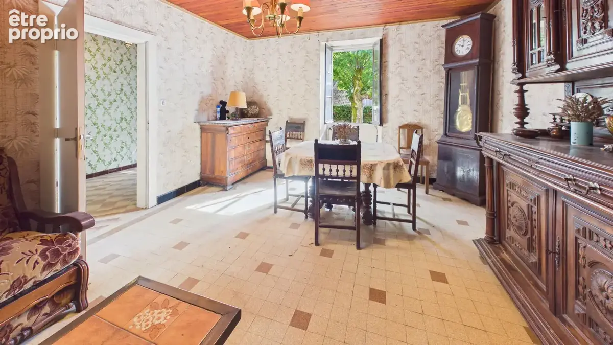 Maison de village en pierre à rénover avec cour intérieure, four à pain et dépendance - photo 6