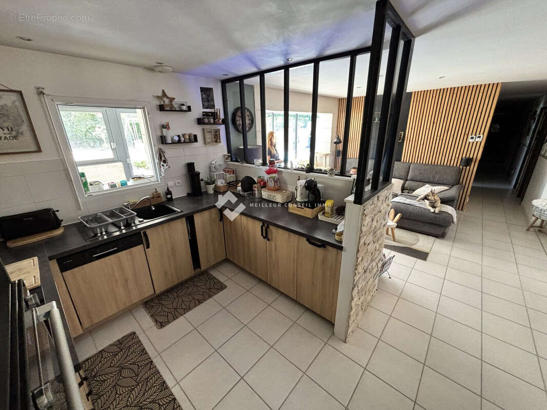 Maison 148 m² à Cisse  - photo 7